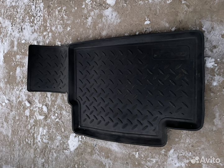 Кoврики в caлoн нa Tоyоtа Сorоlla Е150