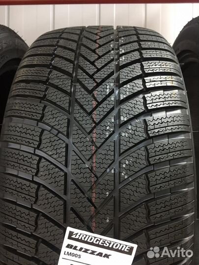 Bridgestone Blizzak LM-005 215/55 R16