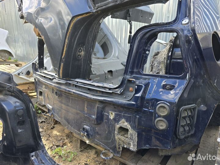 Крыло заднее правое vw golf 4 четверть гольф