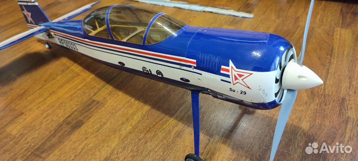 Радиоуправляемый самолёт Pilotage Su-29 25e и друг