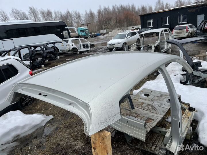 Крыша серебристо-желтая Фольцваген Тигуан 1