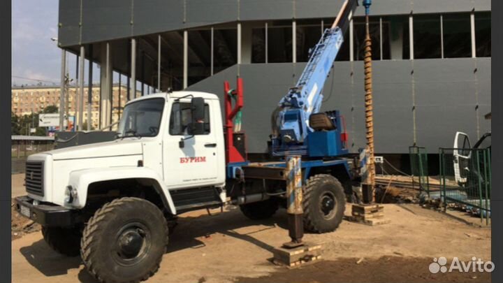 Установка столбов под электричества лэп, полноприв