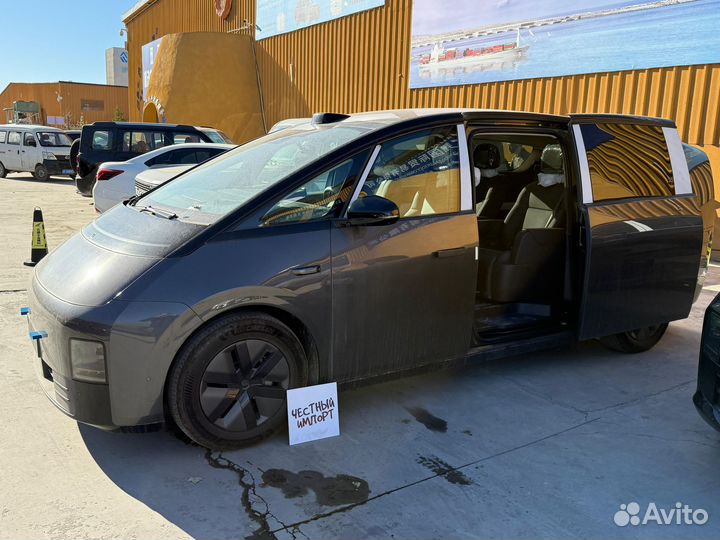 LiXiang Mega 544 л.с. AT, 2024, 50 км