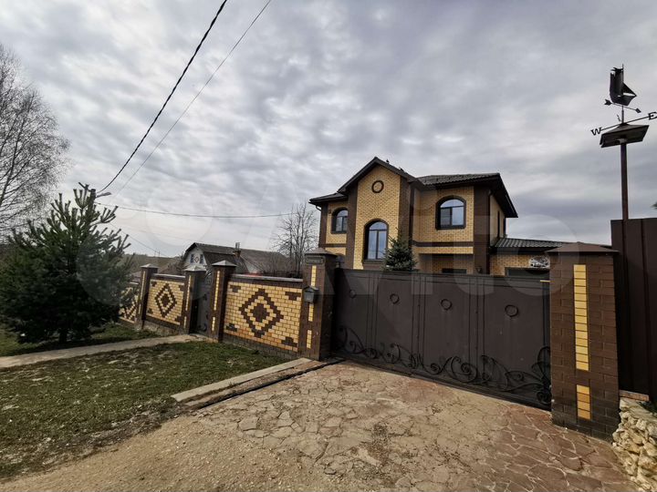 Дом 200 м² на участке 12 сот.