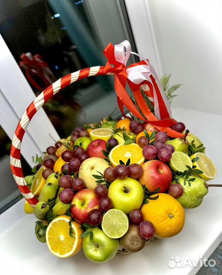 Корзина из фруктов/фруктовая/подарок