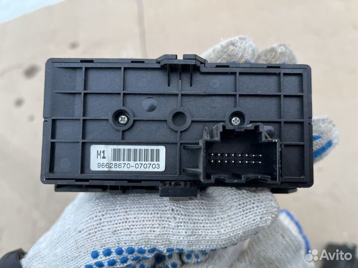 Блок включения света Опель Антара