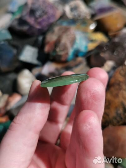 Нефрит, кабошон