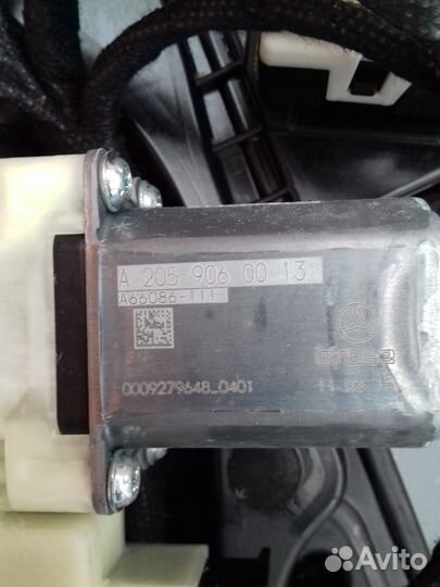 Мотор стеклоподьемника перед двери Мерседес