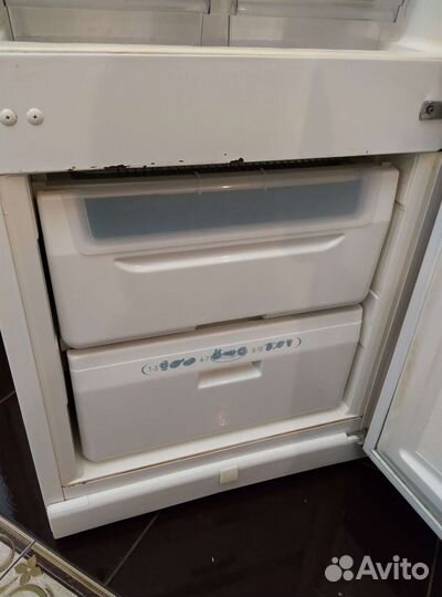 Холодильник Whirpool