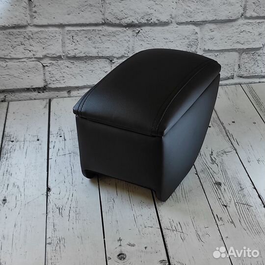 Подлокотник Opel Zafira B 2005 - 2010