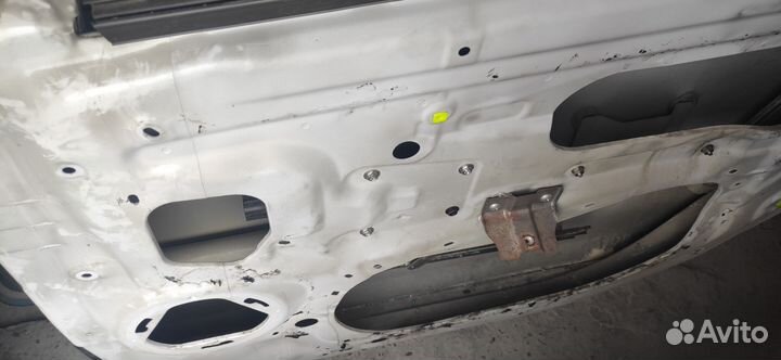 Дверь правая передняя