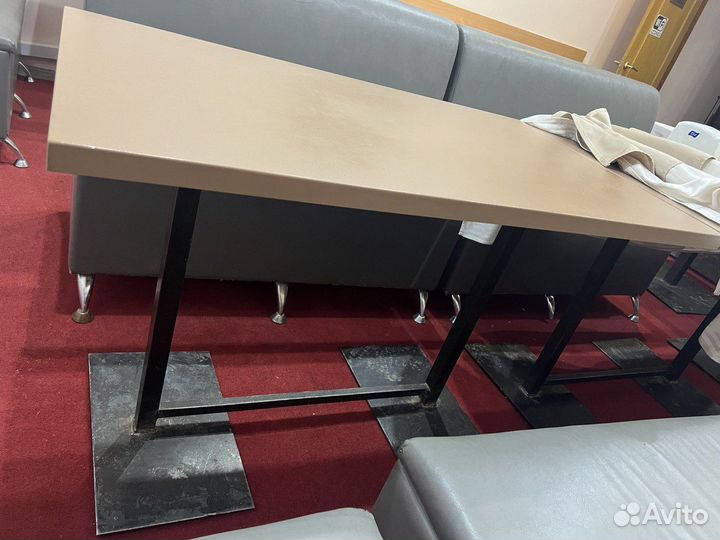 Кухонный стол