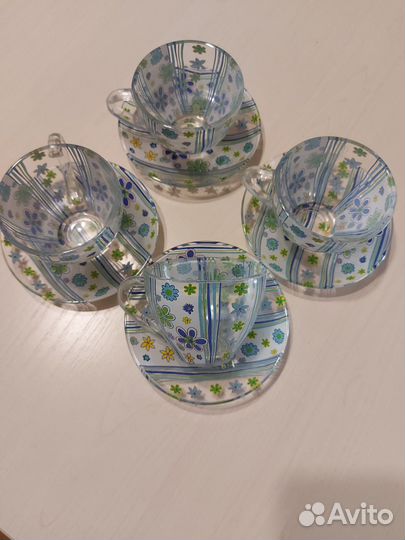 Чайные чашки с блюдцами