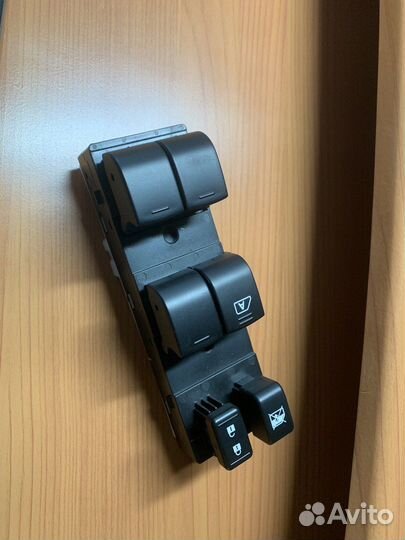 Блок управления стеклоподъемниками Ниссан / Nissan