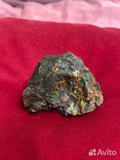 Минералы коллекционные. Заринит/малахит/азурит