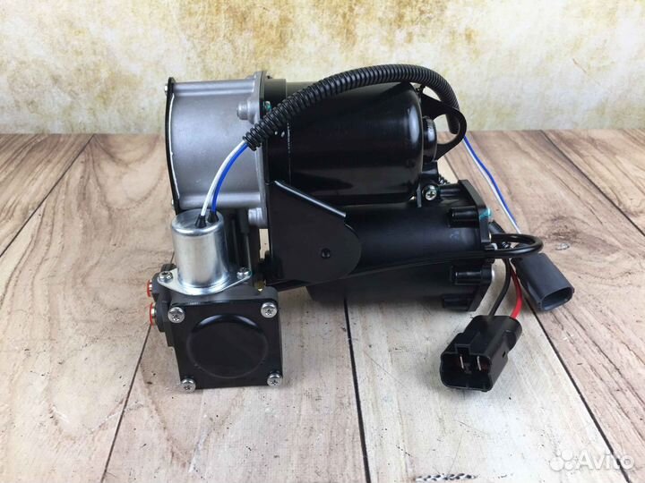 Компрессор пневмоподвески Land Rover Discovery 3 1