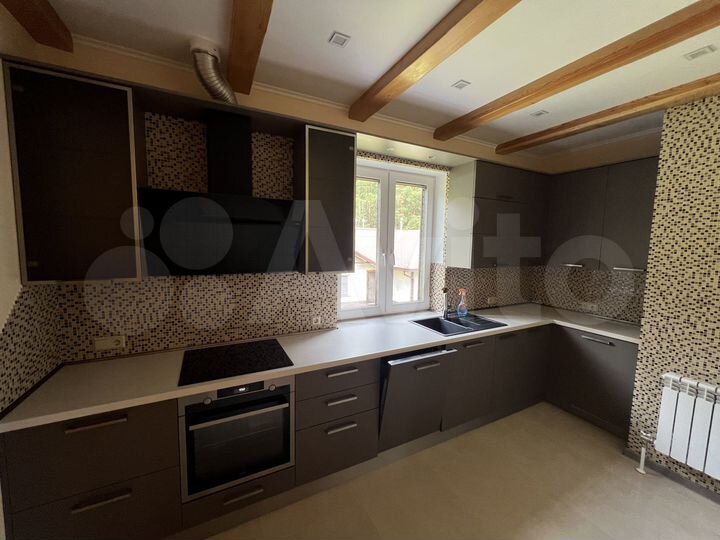 Дом 230 м² на участке 16 сот.