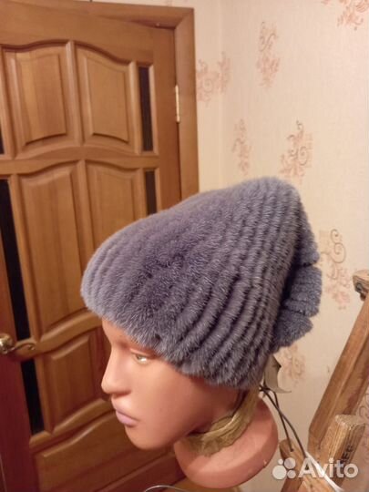 Женские меховые шапки