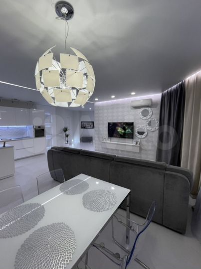 3-к. квартира, 116 м², 19/25 эт.