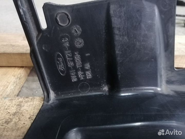 Дефлектор радиатора верхний Ford Kuga 1