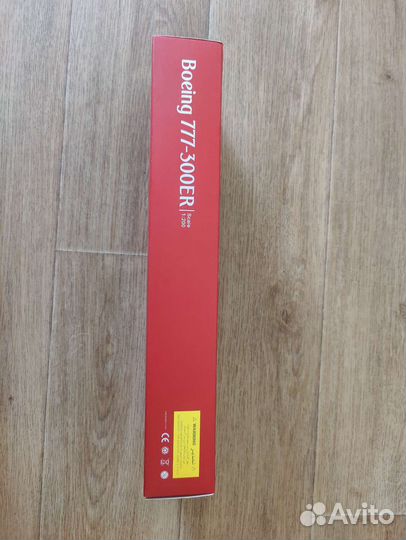 Модель самолета Boeing 777-300ER Emirates 1:200