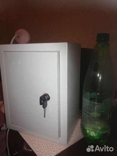 Офисный сейф для документов