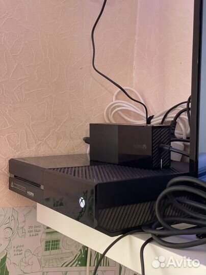 Xbox One (в подарок киннект)