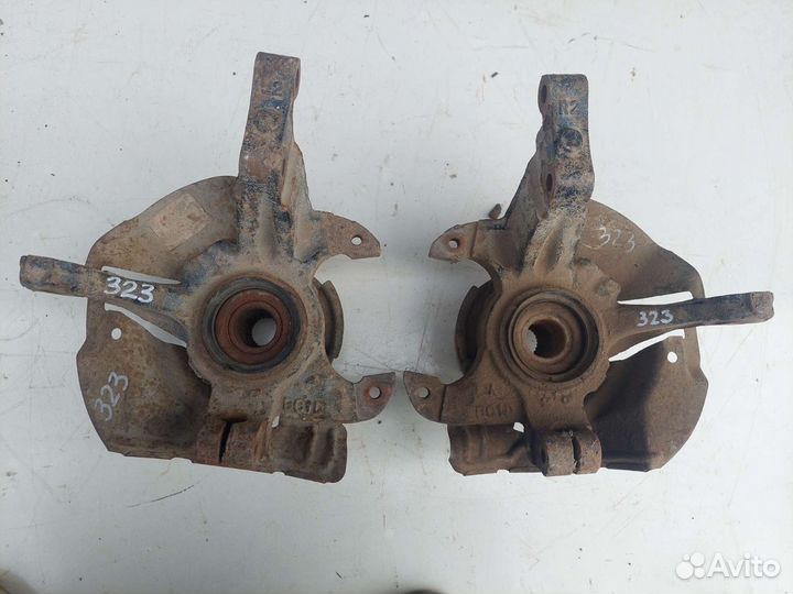 Поворотный кулак. Ступица на Мазду 3бк, 323,626