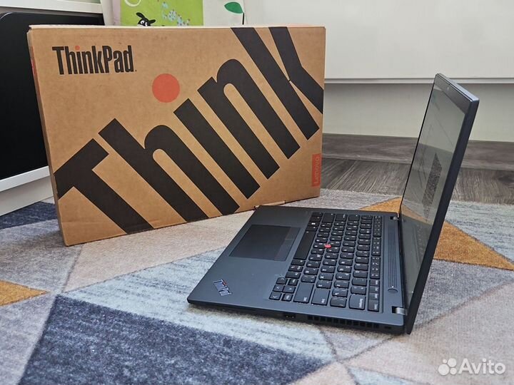 Lenovo ThinkPad T14s Gen 3 (AMD)