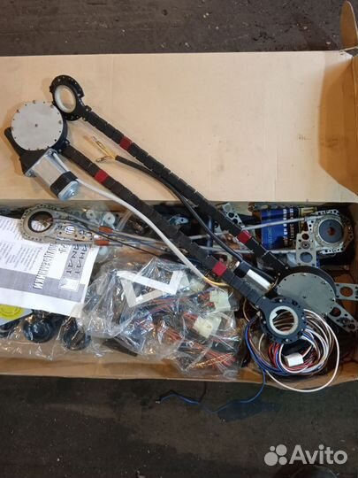 Универсальные электростеклоподъемники