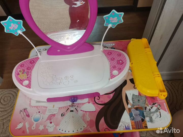 Ослик, стол, стул, салон красоты