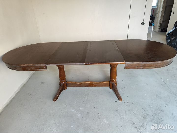 Кухонный стол и стулья