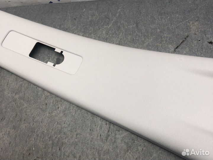 Обшивка верх средней правой стойки Citroen c3