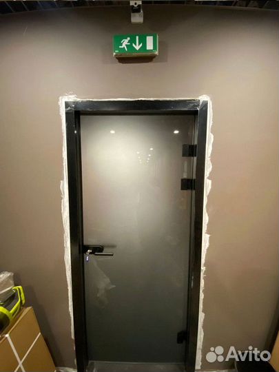 Межкомнатные стеклянные двери на заказ