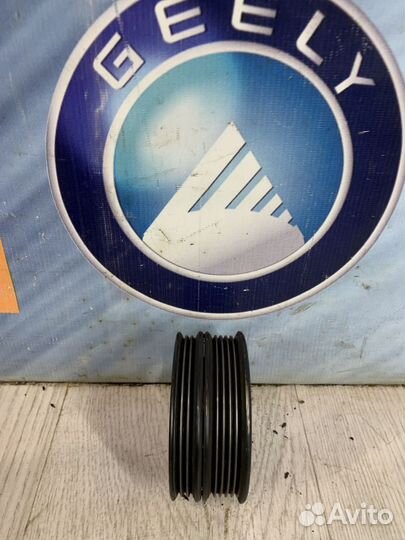 Шкив водяного насоса помпы Geely CK otaka