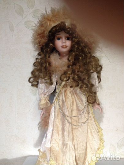 Куклы фарфоровые