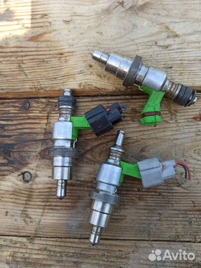 Форсунка тойота toyota avensis 1az-fse 2azfse