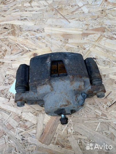 Суппорт тормозной передний правый Daewoo Nexia