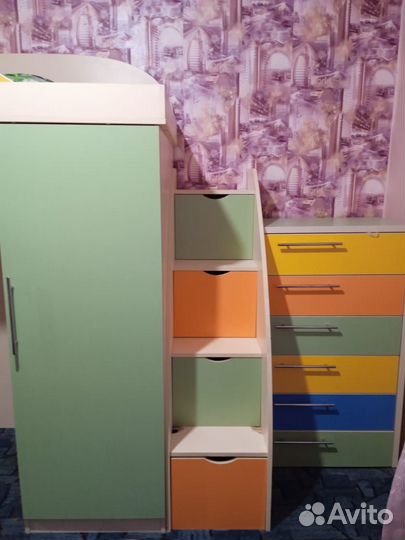 Двухъярусная кровать со шкафом и тумбачками