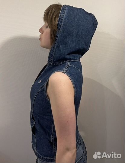 Джинсовая жилетка y2k с капюшоном