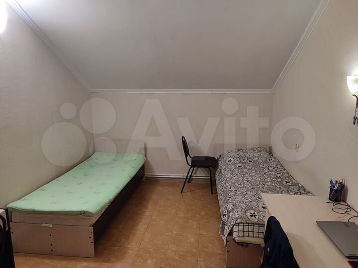 Комната 18 м² в 6-к., 4/4 эт.