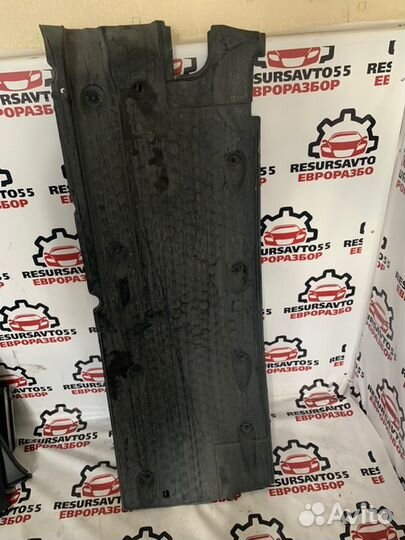 Защита днища кузова левая Vw Passat B6 2.0 tfsi