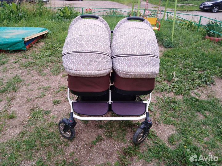 Коляска для двойни