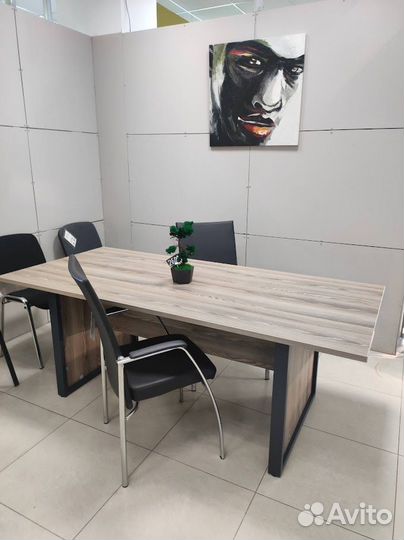 Стол для переговоров