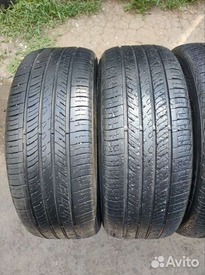 Roadstone N'Fera AU5 215/55 R17