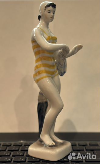 «Купальщица»лфз