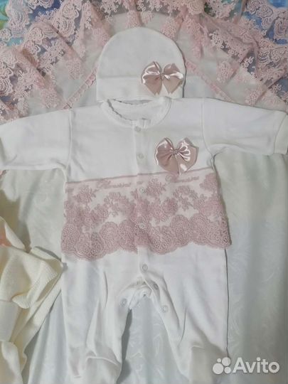 Комплект на выписку для девочки