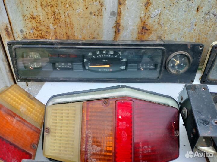 Панель приборов Волга 24