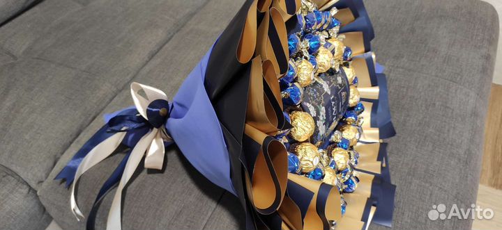 Букет из орехов на 1 сентября