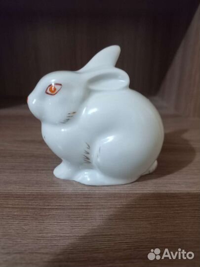 Статуэтка заяц